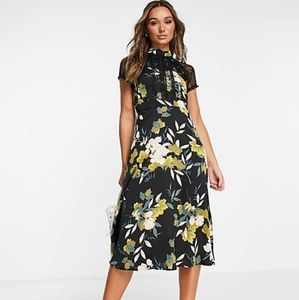 Liquorish A line lace detailed dress